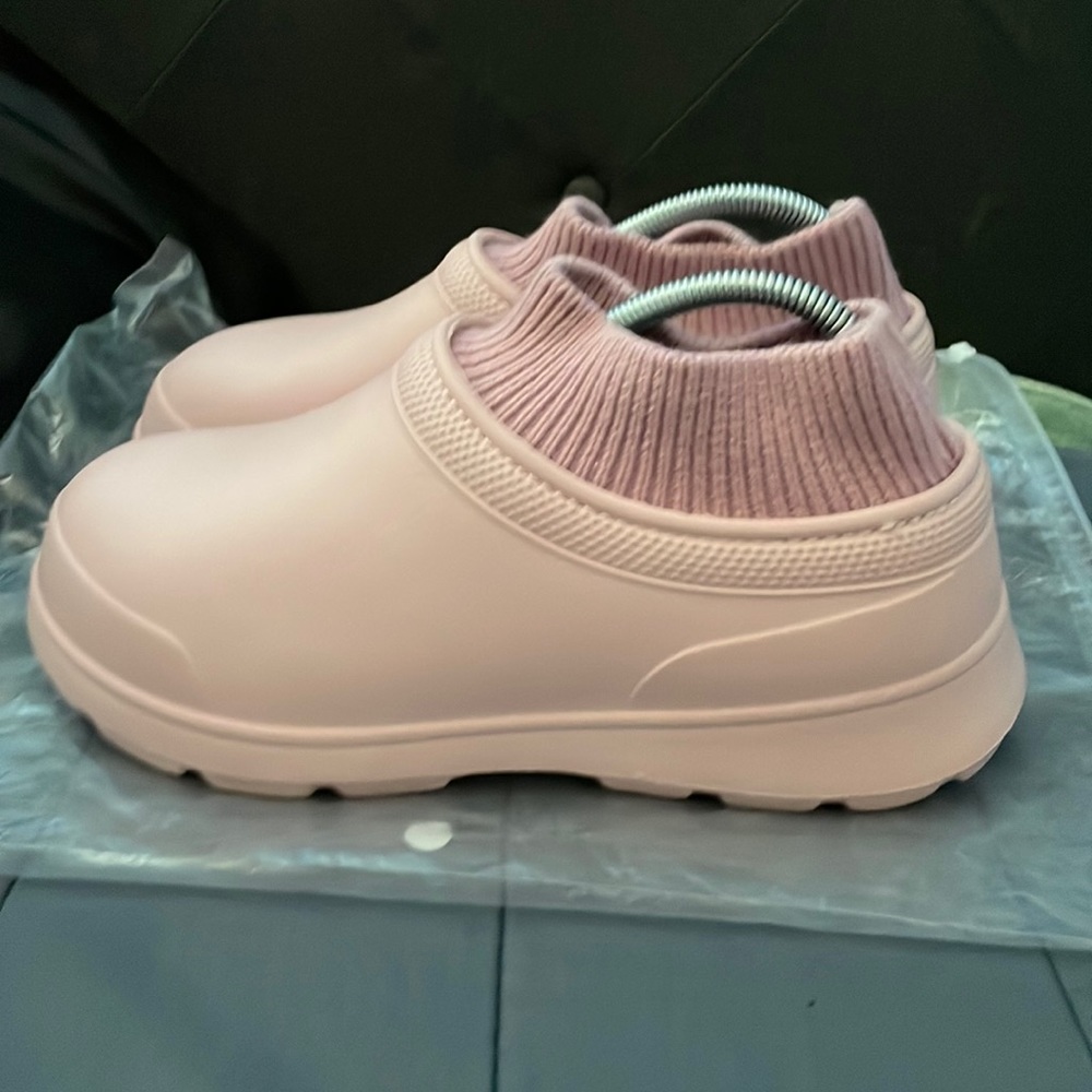 Women’s fuzzy/lined clogs